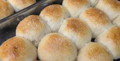 sourdough dinner rolls