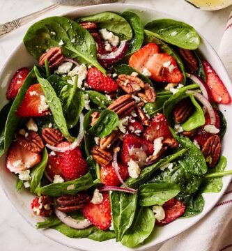 Strawberry spinach salad