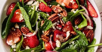 Strawberry spinach salad
